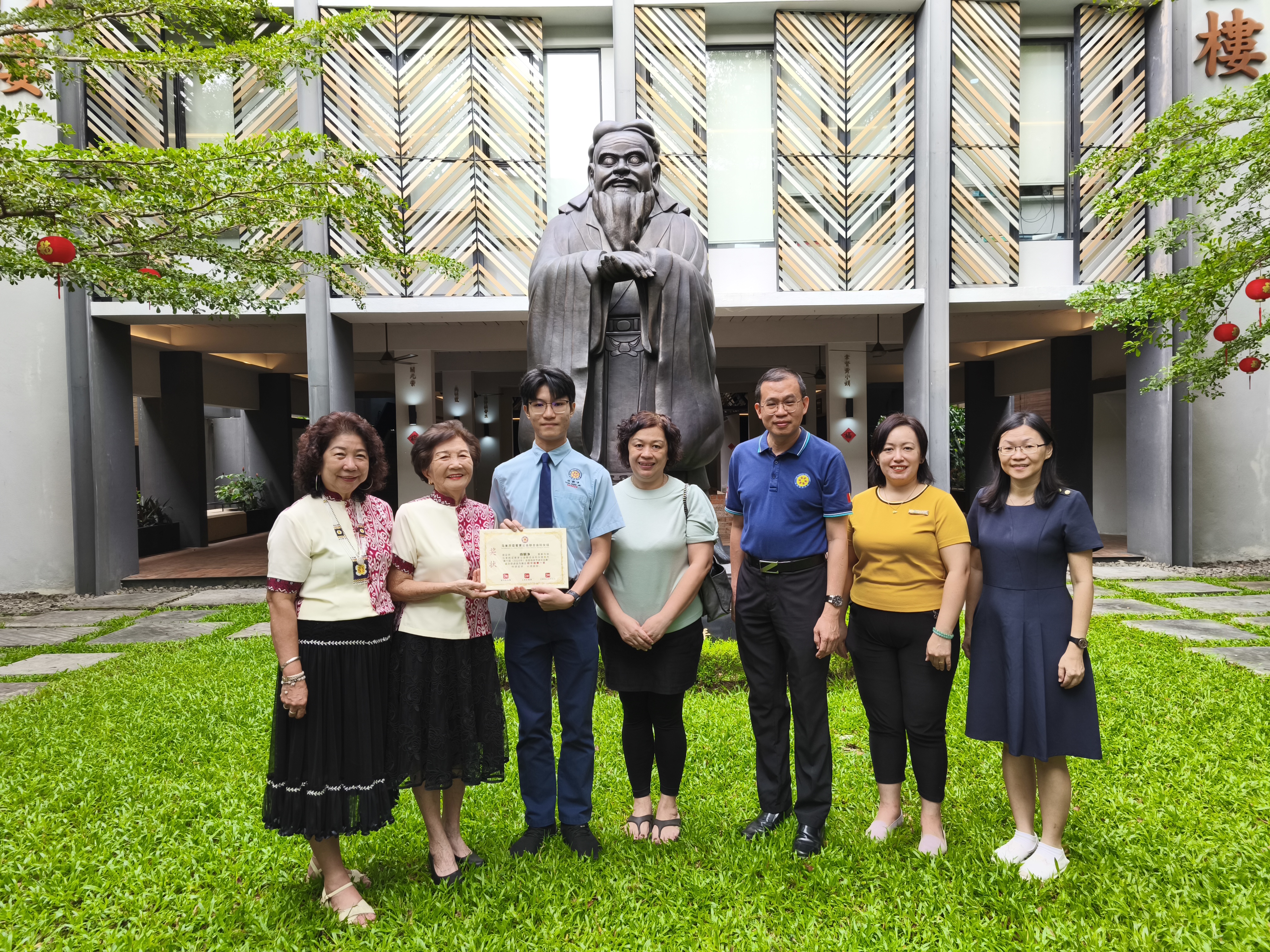 第六届全国母亲节颂文比赛