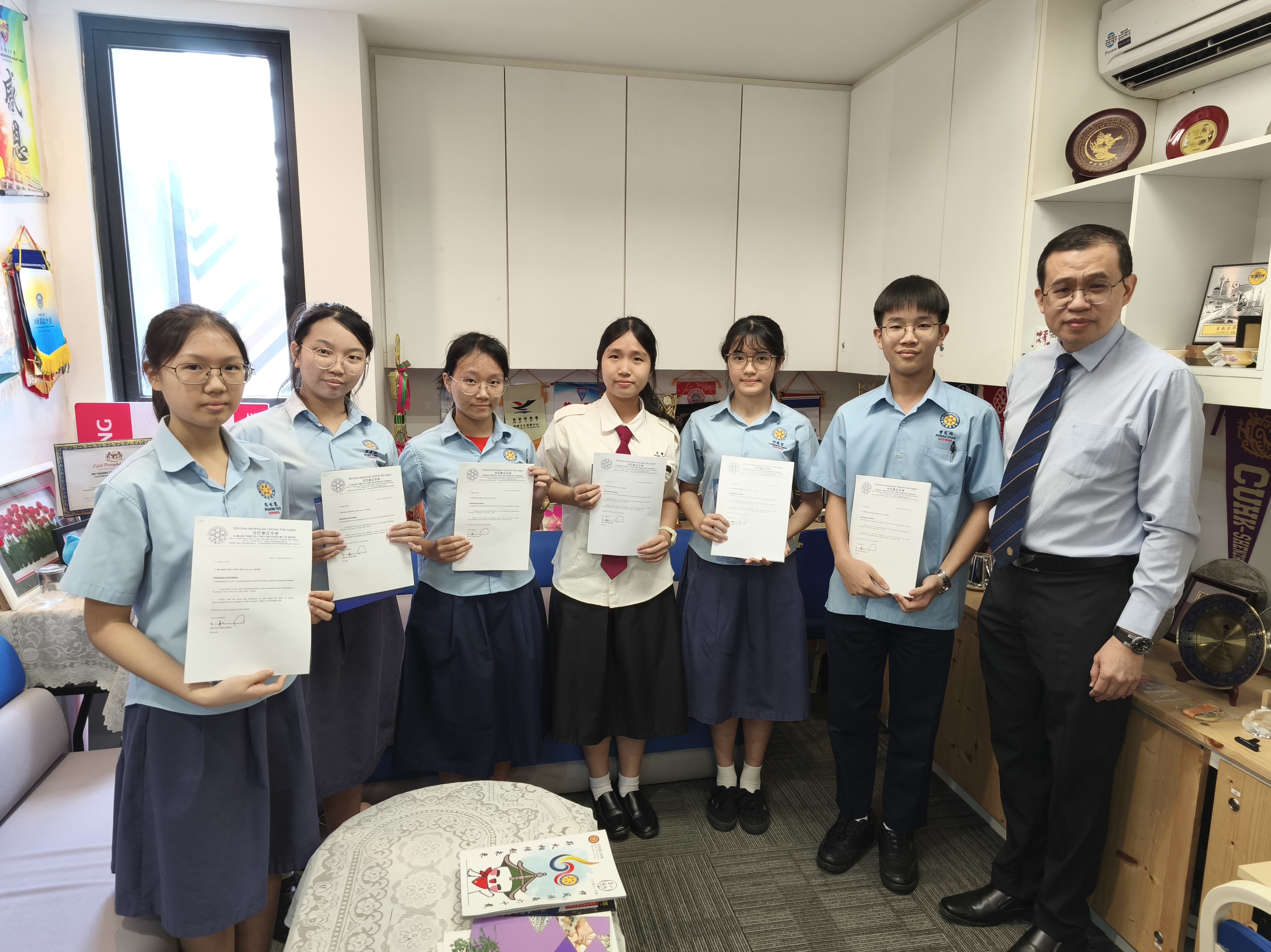 热烈恭喜6位同学获董事部颁发三年奖学金