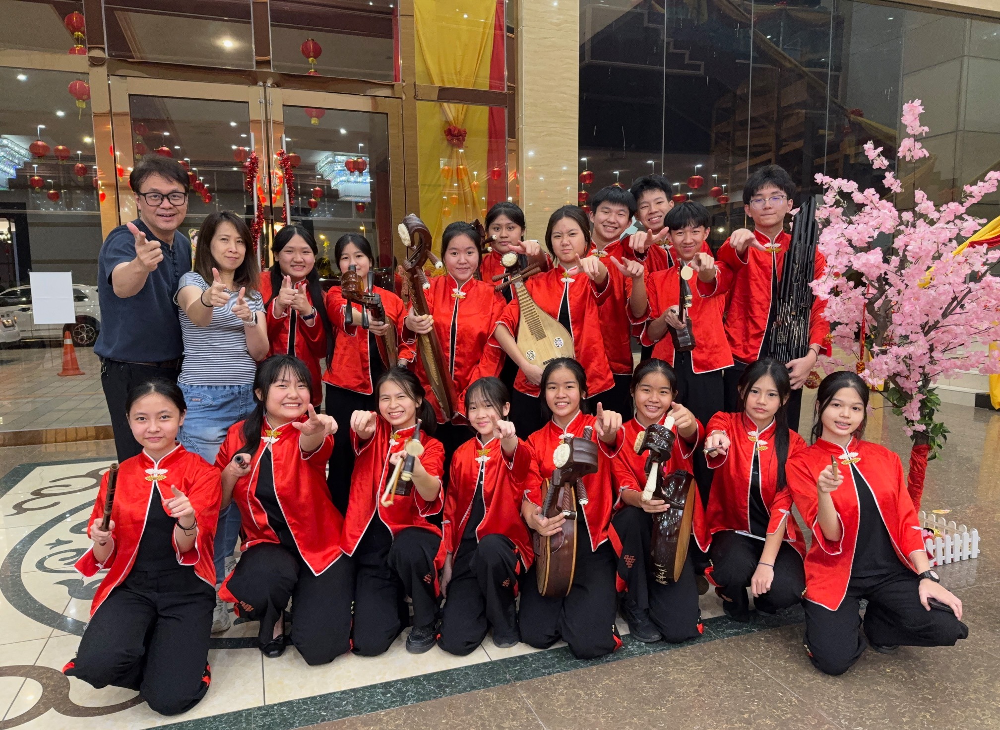 本校华乐团于2026年1月24日受 TENTU DAMAI SDN BHD 邀请为新春晚宴表演