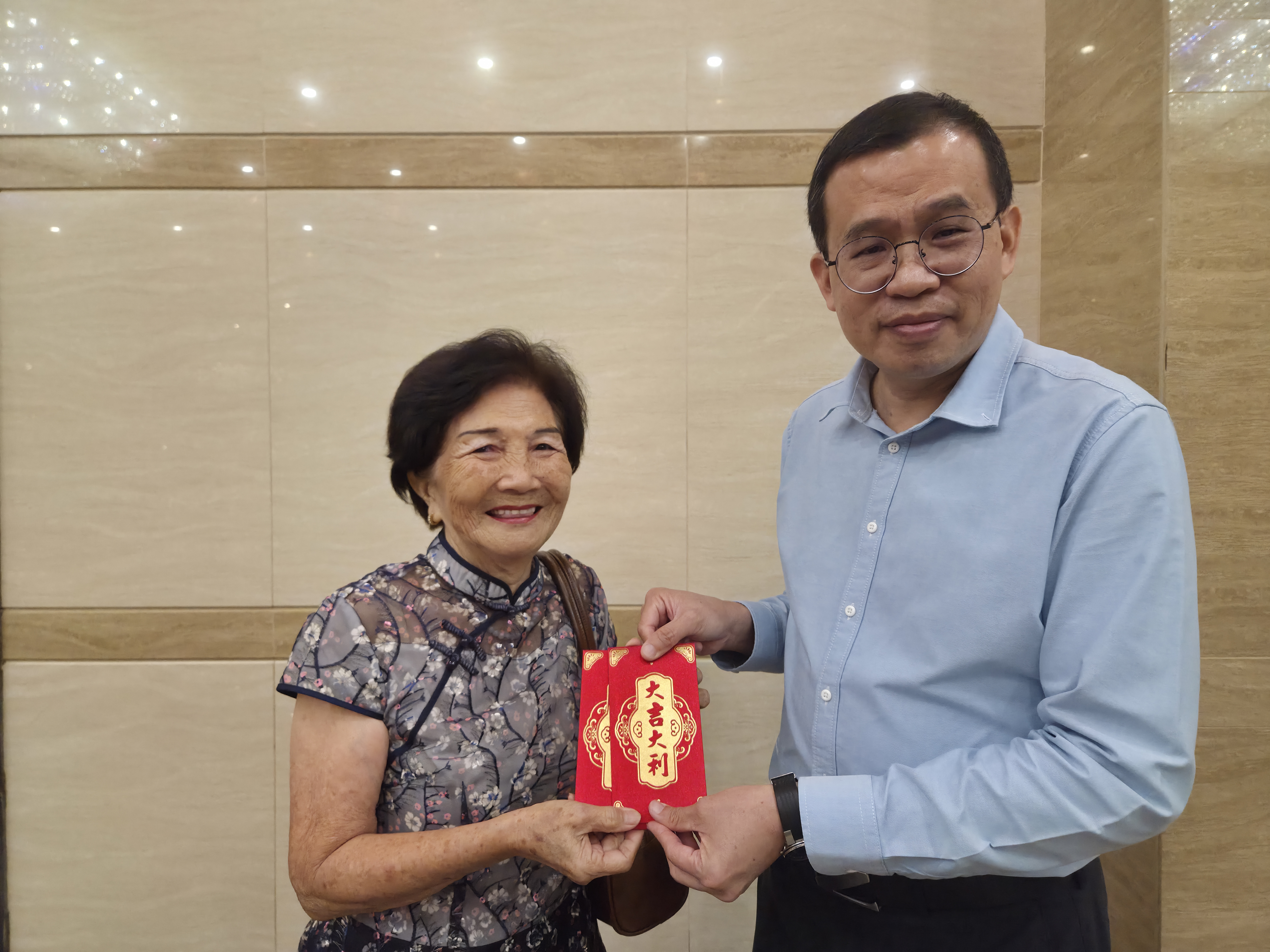 哲人已去，心系崇正